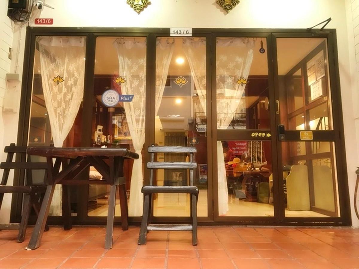 Le Tanjong House Hotel Patong Bagian luar foto