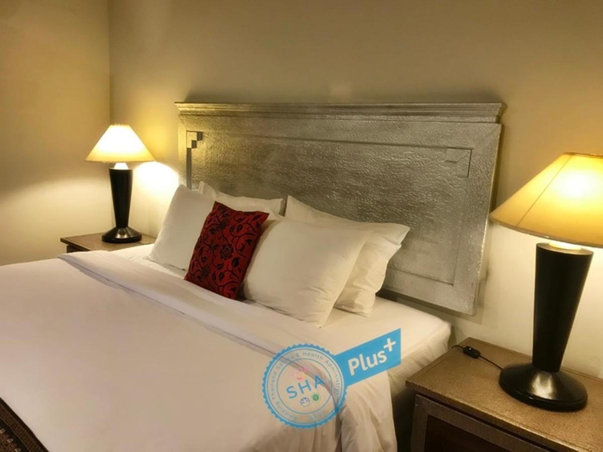 Le Tanjong House Hotel Patong Bagian luar foto